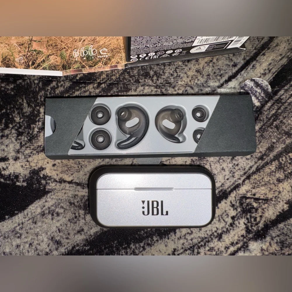 JBL Wireless Earbuds by Harman